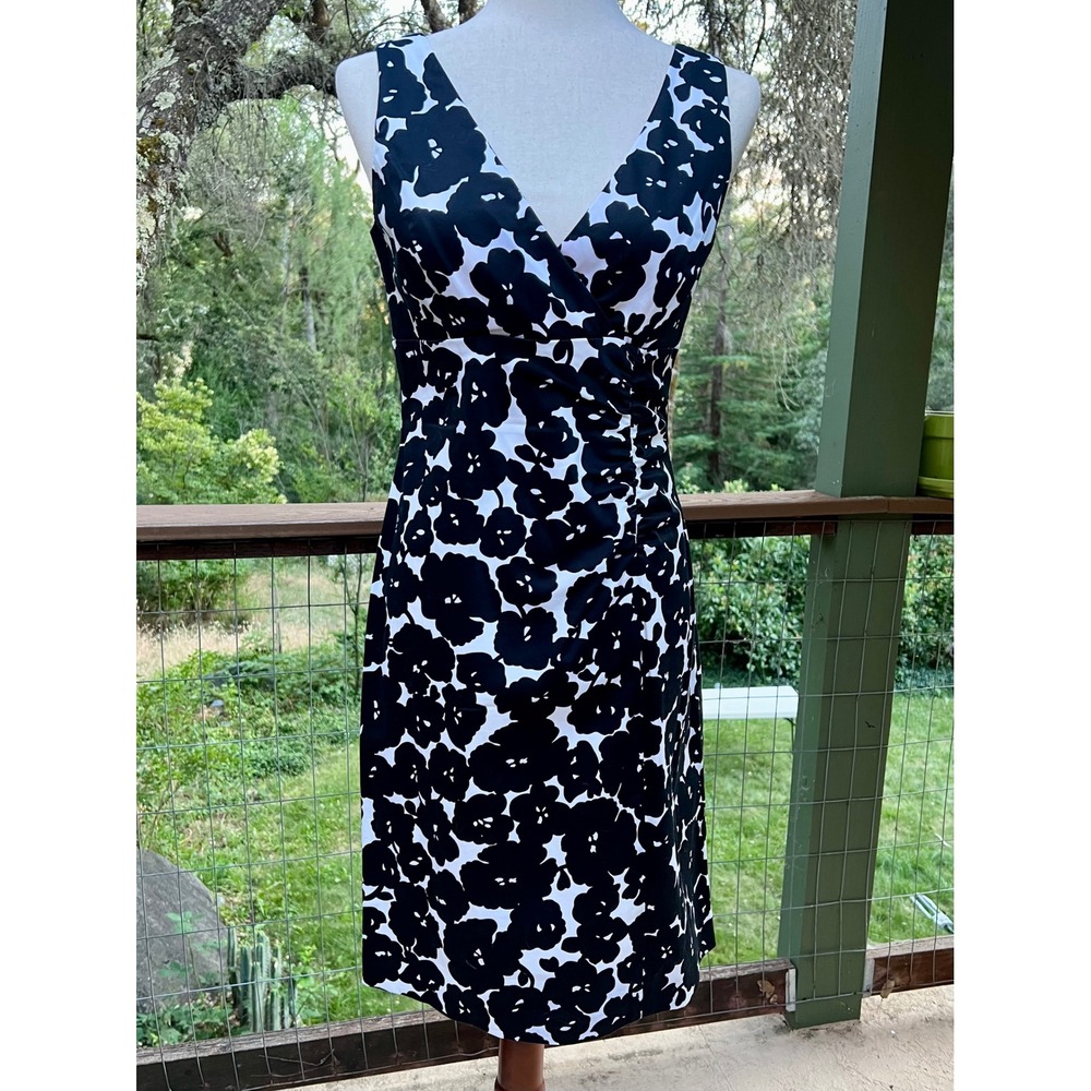 Donna Ricco Black White Floral V-Neck Ruched Sheath Dress Size 4 8564442M